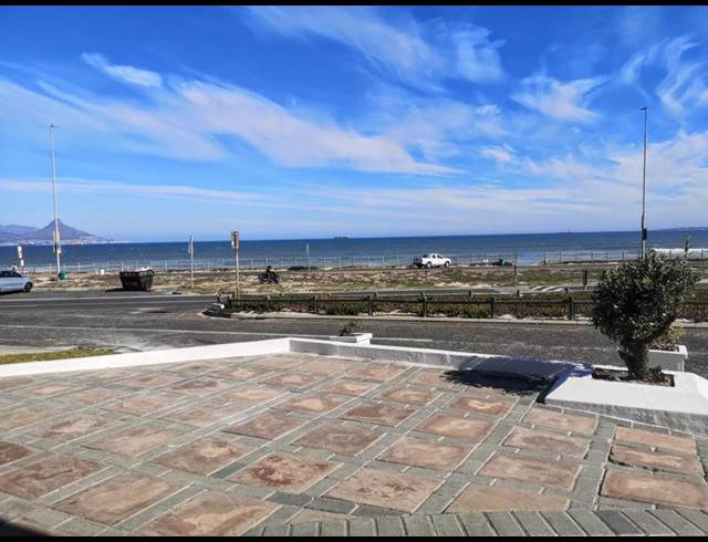 4 BEDROOM PROPERTY TO RENT IN BEACHFRONT